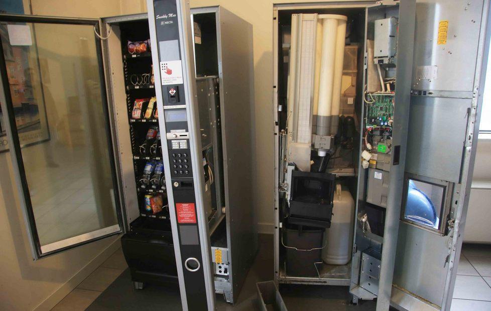 Reggio Emilia, due colpi in due mesi per i ladri dei distributori automatici 