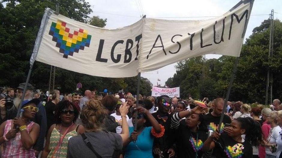 «Casa per i profughi gay Ospitate sei persone»