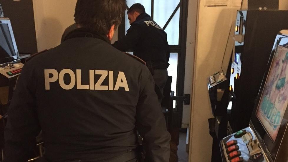 Slot fuori orario, multate due sale