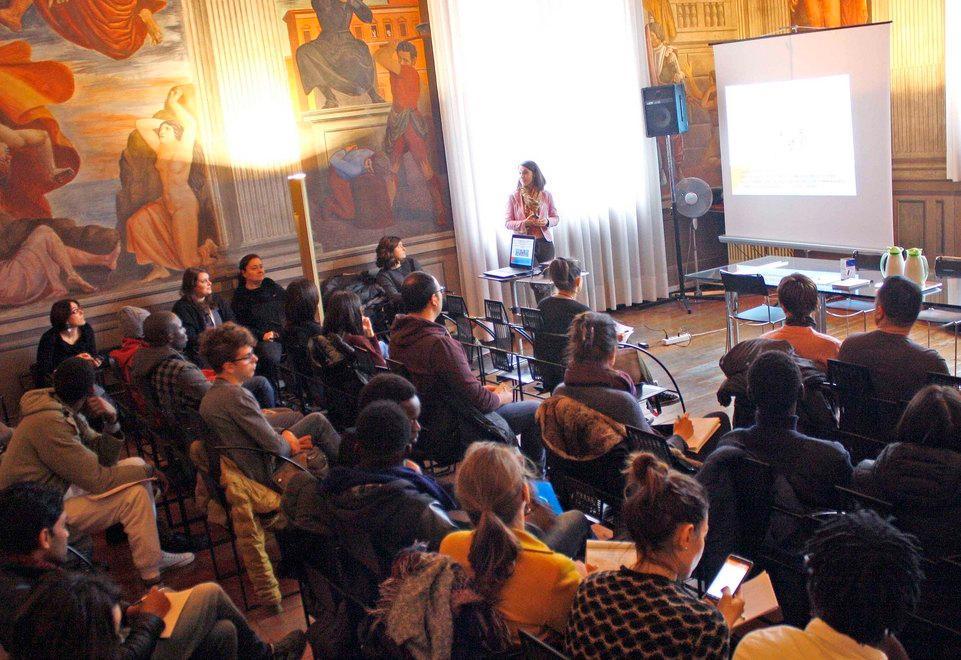 Camerieri e bagnini, offerte per l’estate 