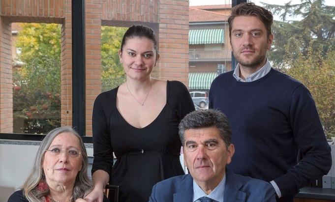 Grafiche Pioppi nel pool granata