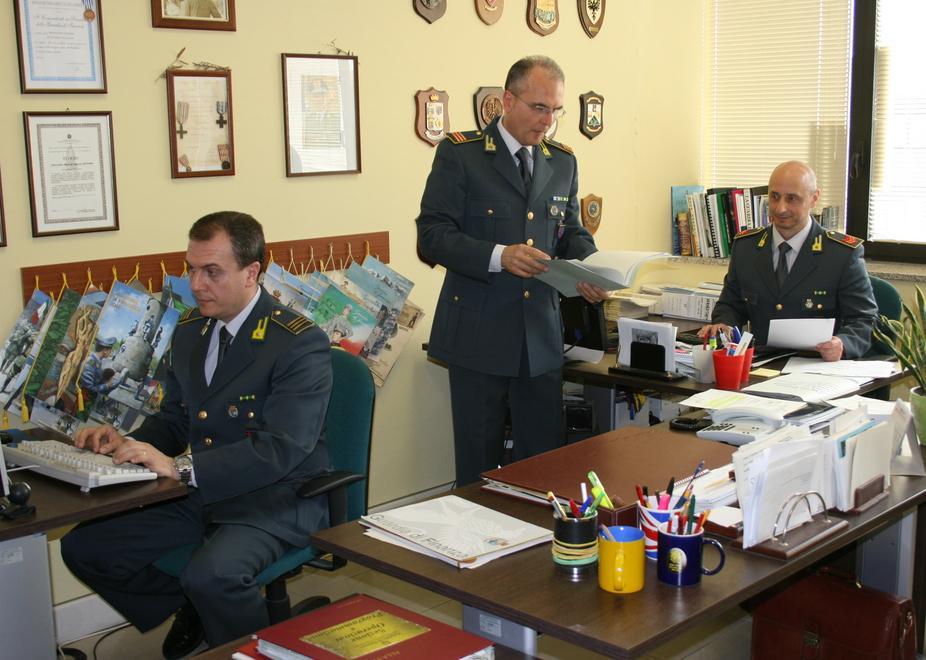 Bancarotta milionaria, due arrestati 