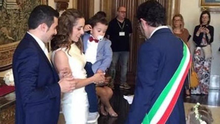 In calo i matrimoni, due convivenze civili