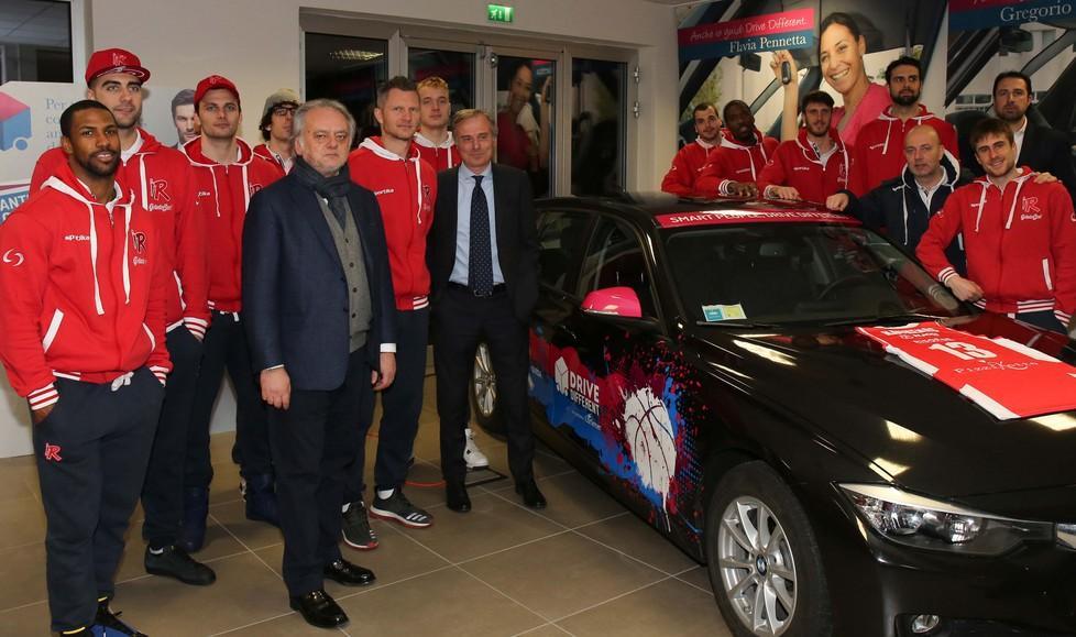 In duecento alla serata allo store Drive Different 
