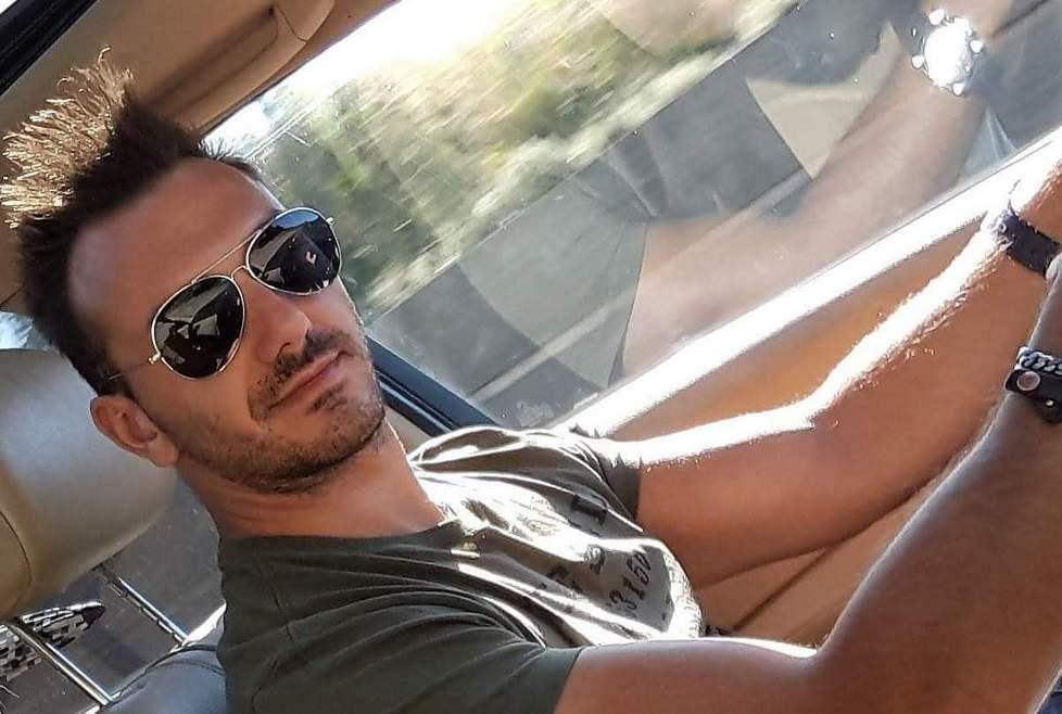 Agente morto, donate le cornee Oggi Bosa dice addio a Francesco