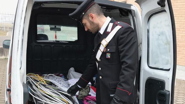 Bloccati durante un furto di rame Denunciati tre giovani rumeni