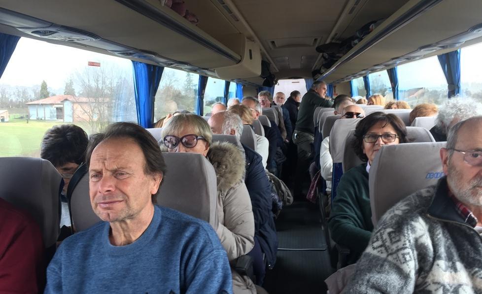 «Ostetrici in elicottero al posto delle mamme» 