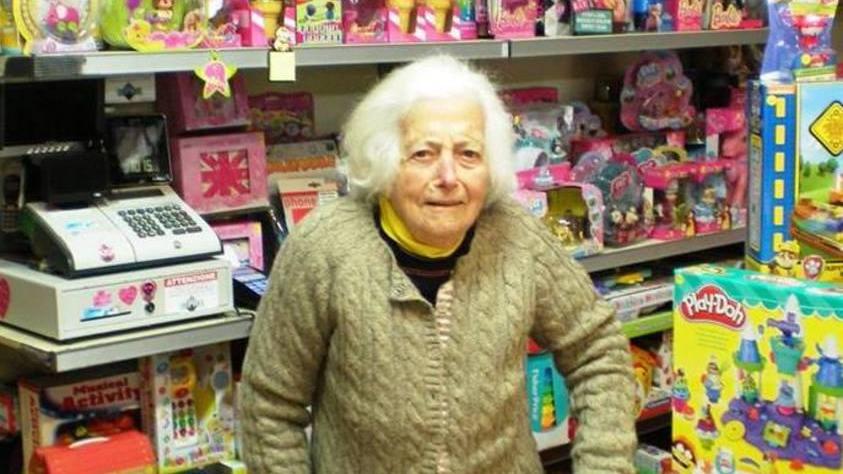 Nonna Giuseppina festeggia 102 anni tornando al lavoro