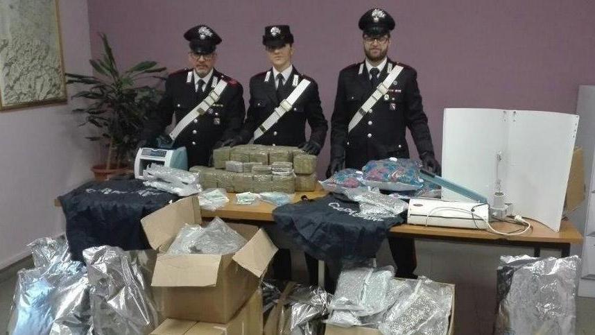 Aveva 70 chili di droga in casa Chiede gli arresti domiciliari