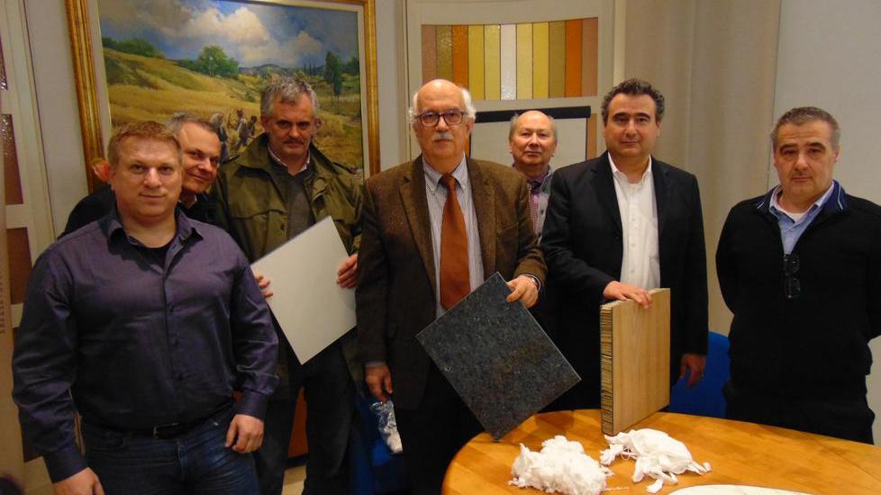 Lo scarto tessile riciclato al cento per cento - Video