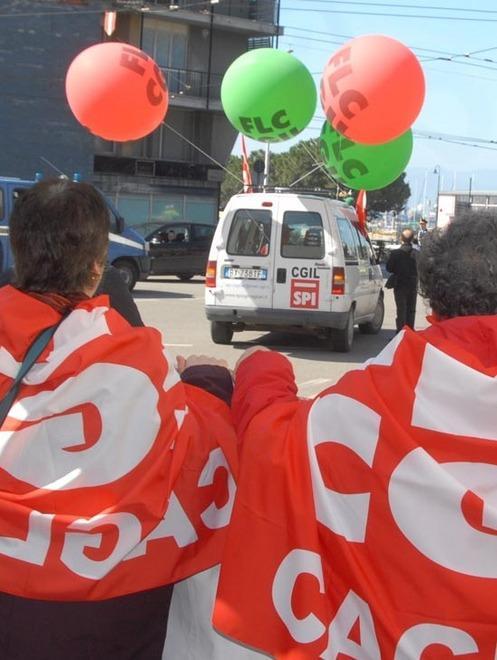 Scuola, Cgil: superare i CoCoCo 