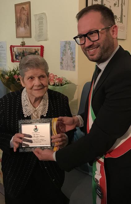 Una comunità in festa per la sua nuova centenaria