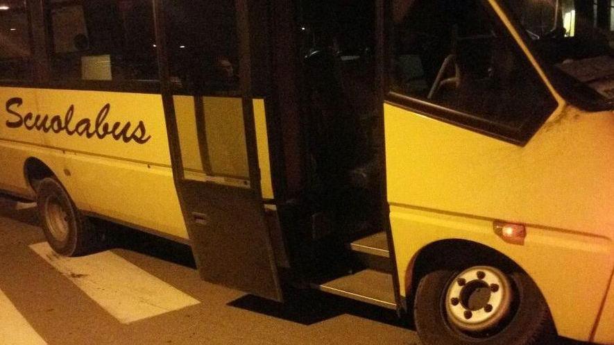 Bomporto. Si stacca la ruota dello scuolabus