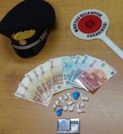Inseguimento ad alta velocità Sequestrate 15 dosi di droga 
