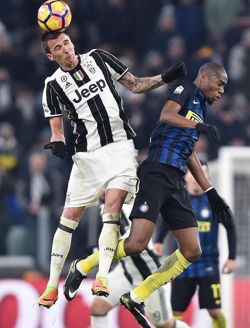 Juve-Inter è infinita Elkann attacca: «Non sanno perdere» 