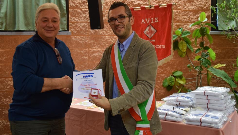 L’Avis fa festa e consegna le benemerenze ai donatori 