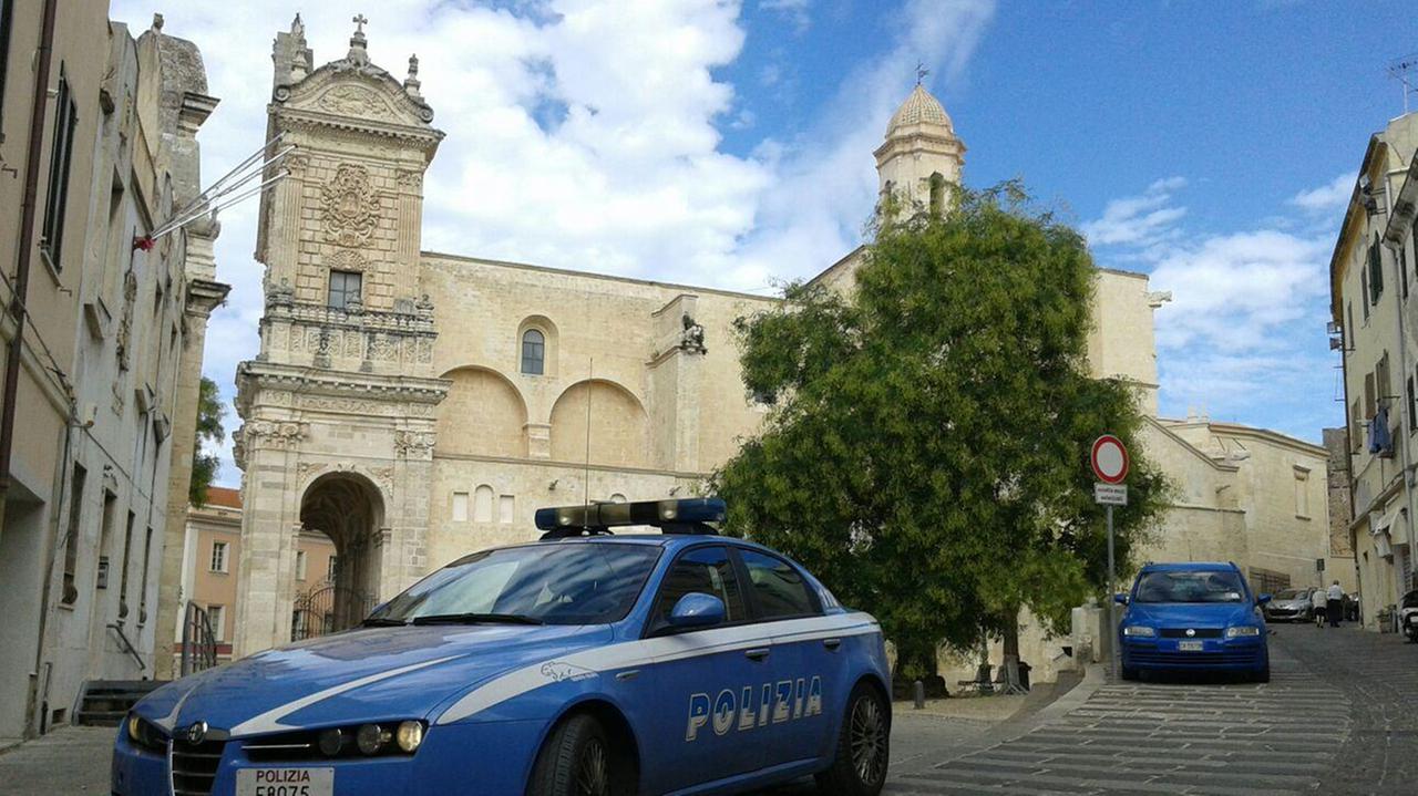Sassari, migrante restituisce un portafogli trovato in terra