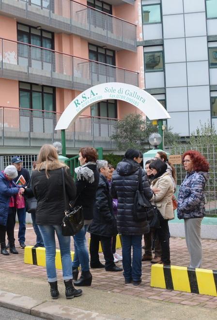 La Rsa chiude: la rabbia delle famiglie 