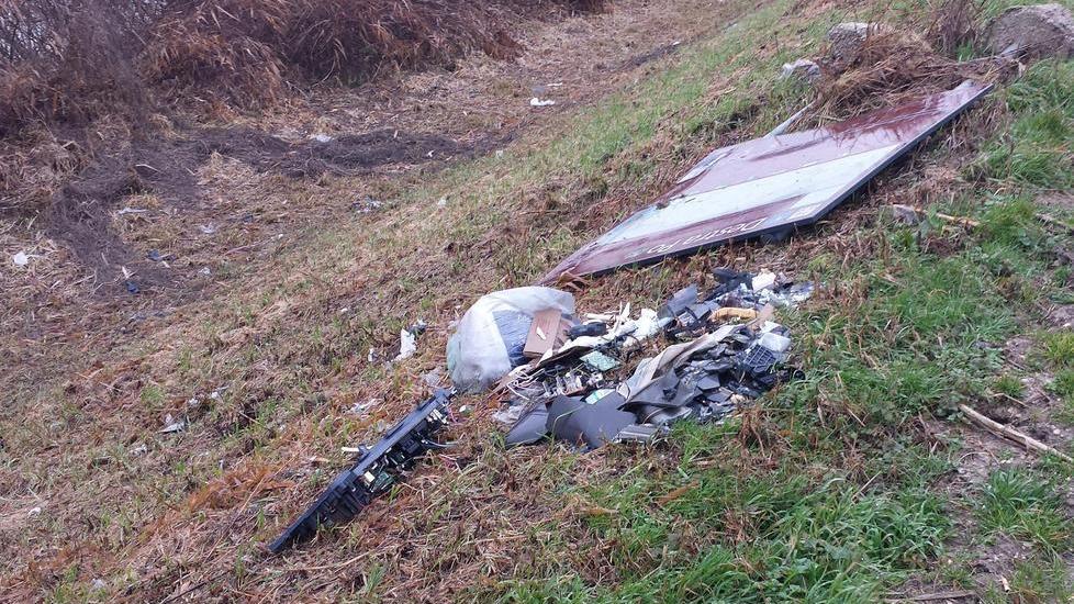 Vandali in azione sulla Destra Po Divelto un cartello
