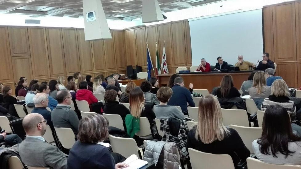 Allarme: troppi i poveri esclusi dal diritto al “reddito sociale” 
