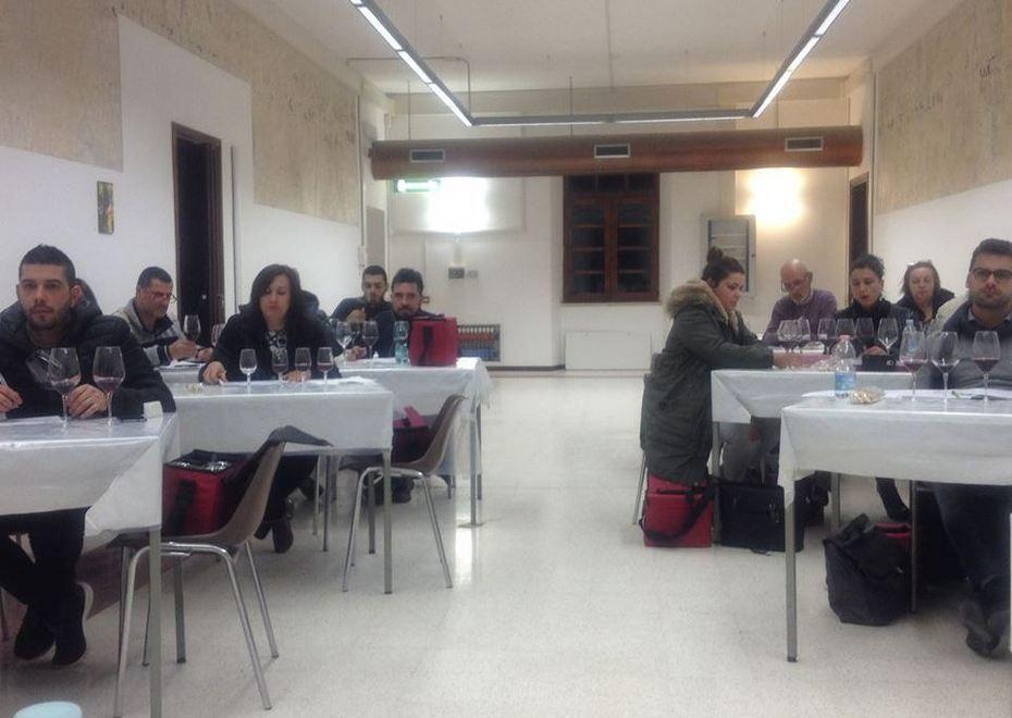 Assaggiatori di vini, promossi altri quindici corsisti 