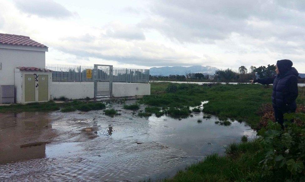 Un mare di liquami invade Pittulongu 
