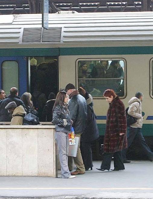 Presi tre ladri di valigie in stazione 