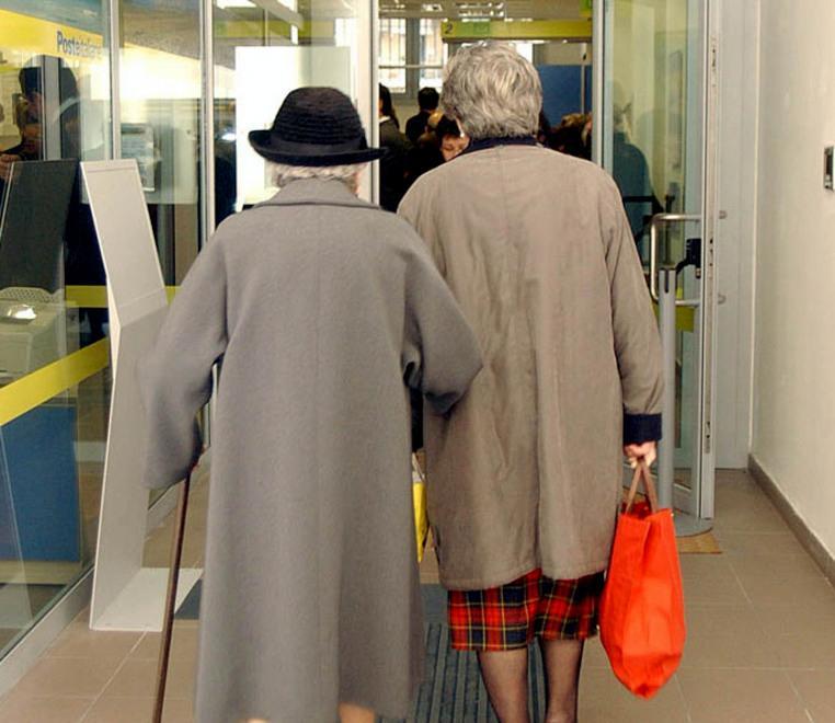 Dispetti e veti incrociati a casa della vedova 