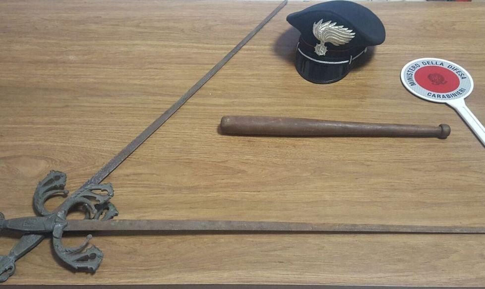 Sul furgone avevano spade e una mazza da baseball