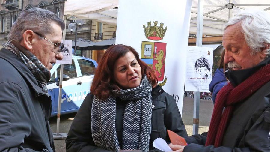 Polizia e Ausl in piazza per vincere il “non amore”