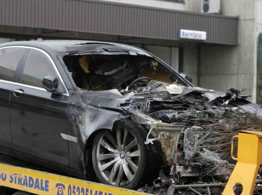 Un rebus l’incendio delle auto di Colacino 