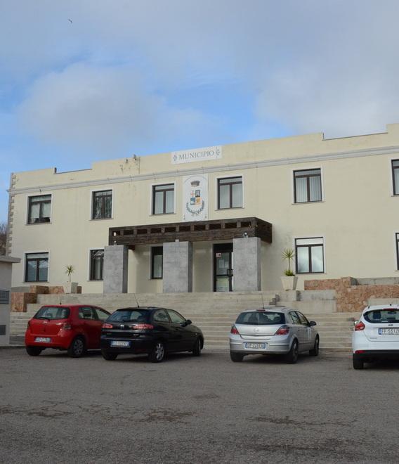 Piscine a Costa Paradiso la minoranza all’attacco 