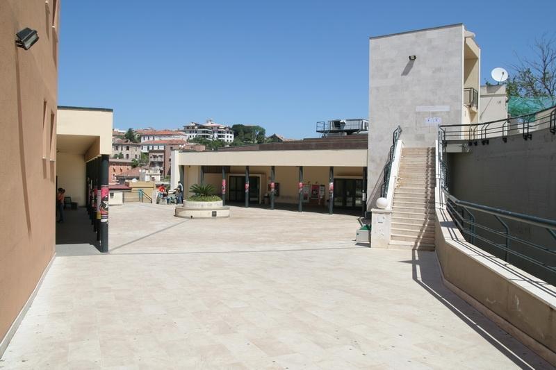 Cagliari, 300 liceali per una settimana sui banchi dell'università