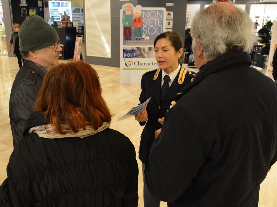 Truffe, la polizia incontra gli anziani 