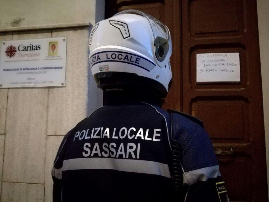 Sassari, clochard semina il panico alla mensa della Caritas