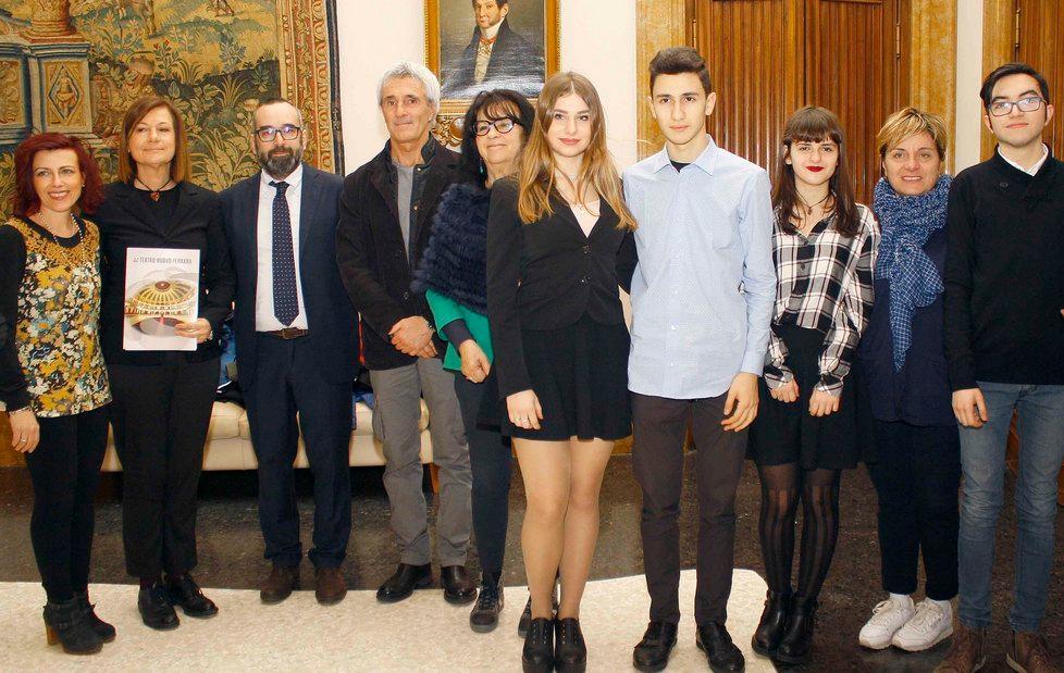 La musica e le parole di Fabrizio De Andrè sul palco del Nuovo