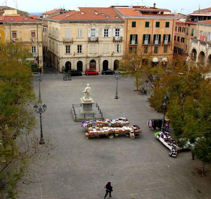 Sassari, dai vicoli alle piazze: è fuga dal centro storico 