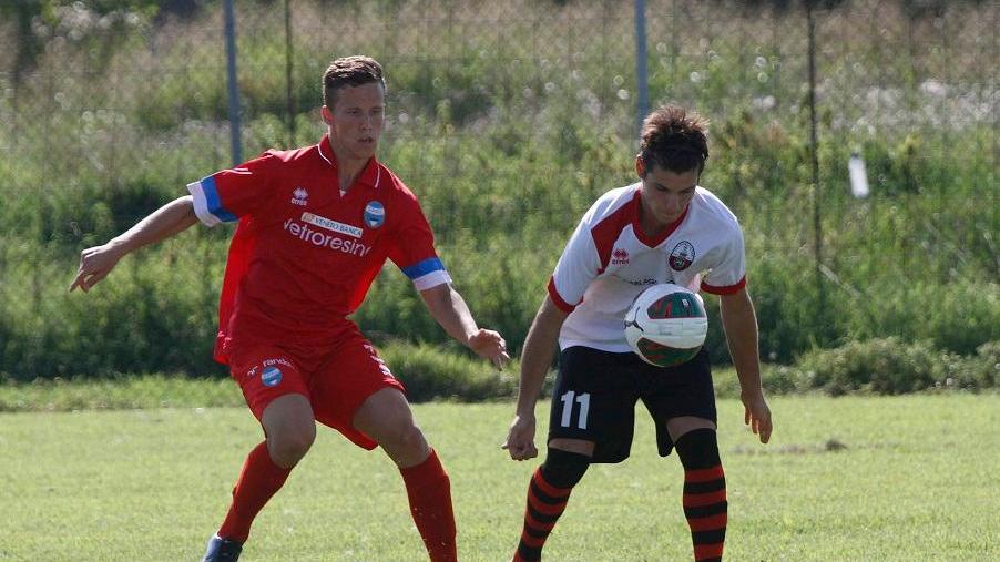 Karapici (con il pallone) a segno nel Codifiume