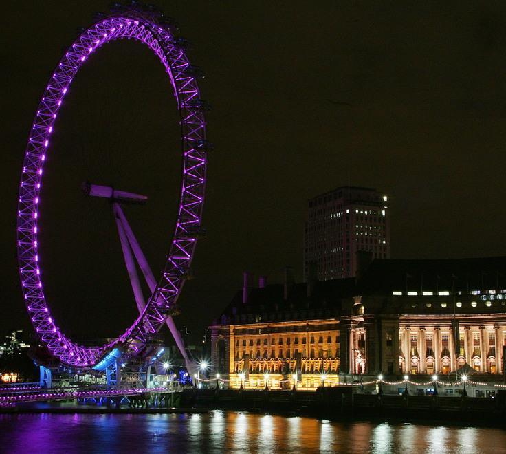 Una ruota panoramica in via Pietrasantina 