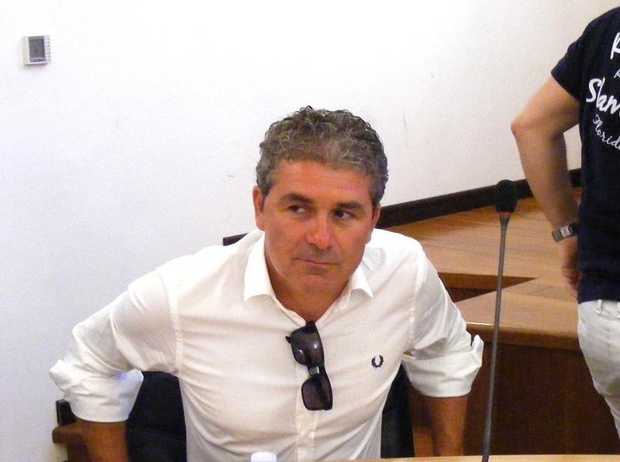 «Condizionatori, la denuncia è del sindaco» 