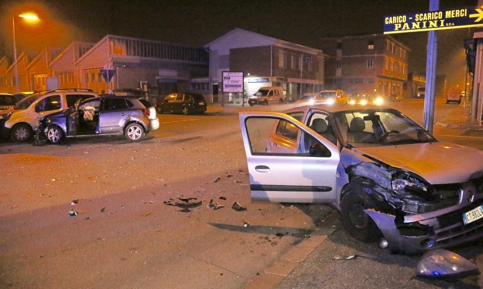 Scontro tra auto, coinvolto un bimbo