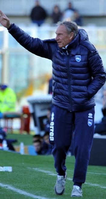 Gradoni e champagne Riecco Zemanlandia «Pescara, divertiti» 