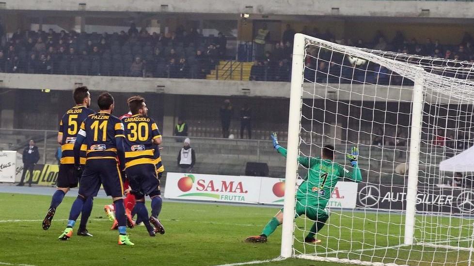 La traversa ferma la Spal Ma il punto a Verona è oro