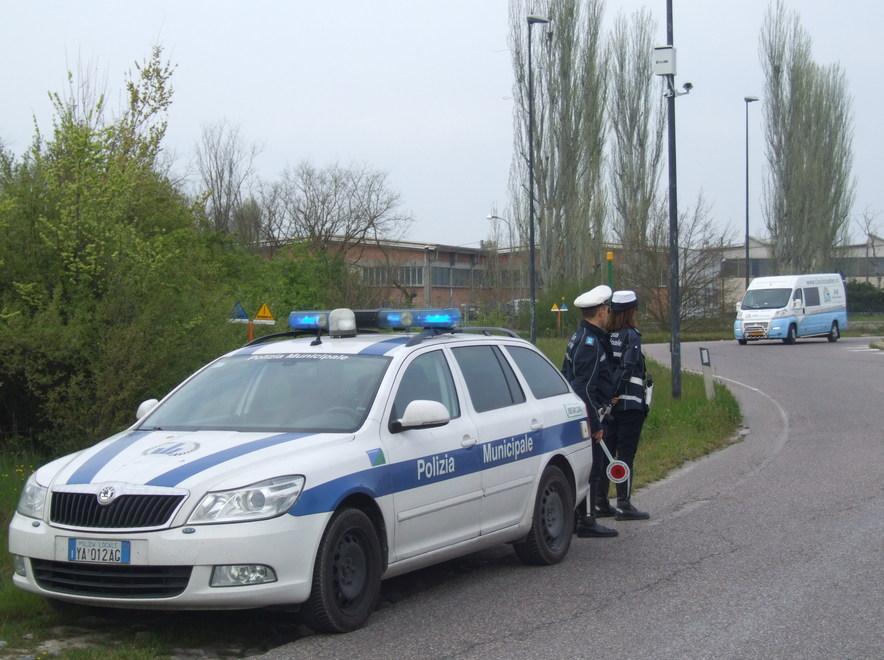 I varchi bloccano altre “auto pericolose” 