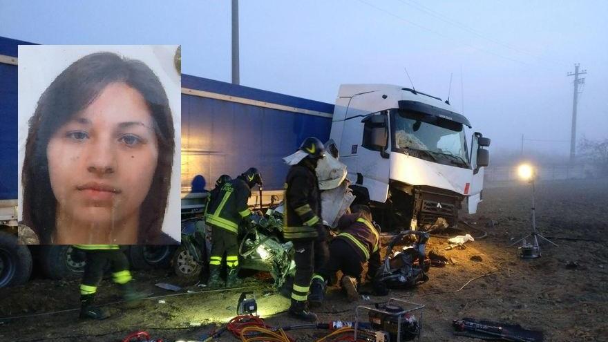 Modena- Sassuolo: schianto tra auto e camion: muore ragazza di 20 anni