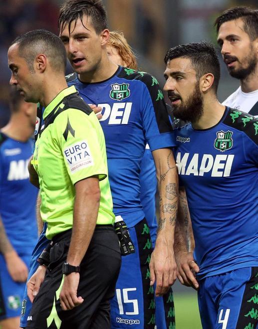 Proteste con l'arbitro Guida