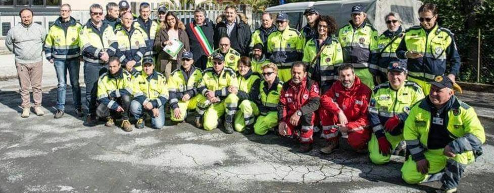 Materiale scolastico e vestiti per i terremotati di Caldarola 