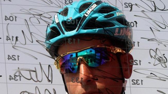 Via all’Abu Dhabi tour ma niente scintille nel duello Aru-Nibali
