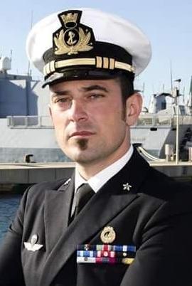 Alunni a lezione con la Guardia costiera