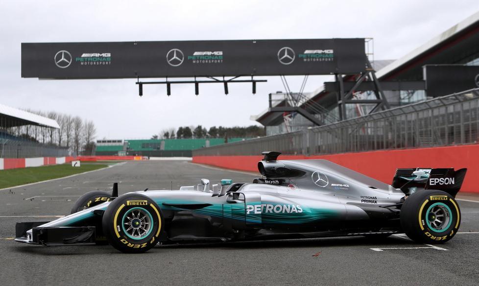 F1, la nuova Mercedes. Hamilton: «Una bestia»